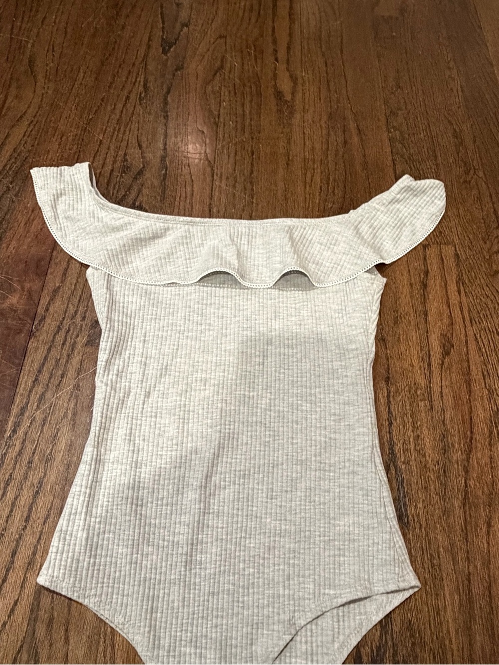Makers of Dreams  Ribbed Off-Shoulder Bodysuit in Gray-Feminine  women’s size S
